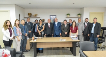 Embaixador de Belarus abre agenda para novas parcerias com Goiás